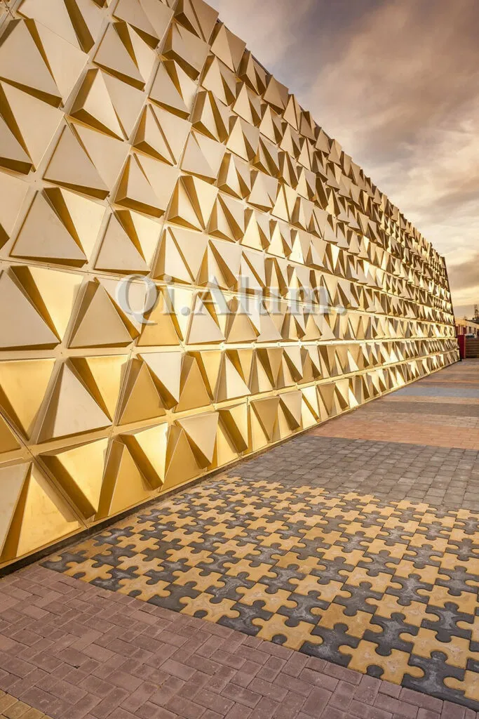 Panneaux perforés en aluminium, panneau en aluminium perforé pour mur-rideau