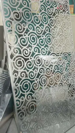 Feuilles perforées gravées en aluminium matériau AA1100 pour revêtement mural décoratif