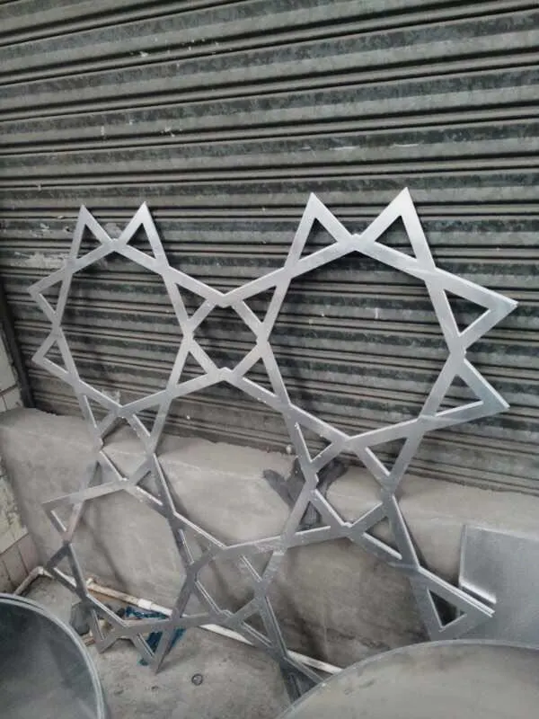 Nouveaux produits : profilé en aluminium avec plaque perforée pour décoration murale — Foshan Qi Aluminum Decorative Materials Co. Ltd