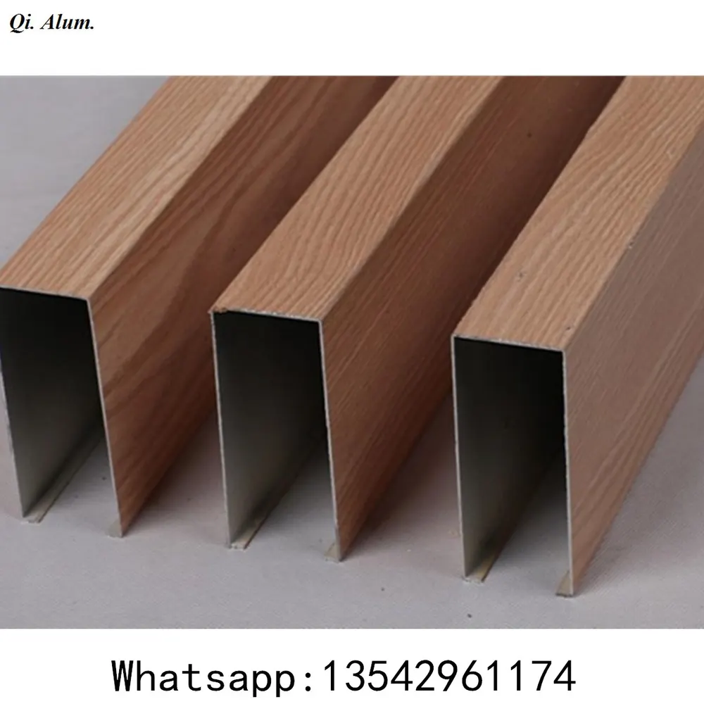 Plafond en aluminium à clips pour décoration intérieure de mur-rideau — Foshan Qi Aluminum Decorative Materials Co. Ltd
