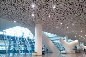 Bandes décoratives en aluminium Akzo Nobel, faux plafond en aluminium pour maison décorative — Foshan Qi Aluminum Decorative Materials Co. Ltd