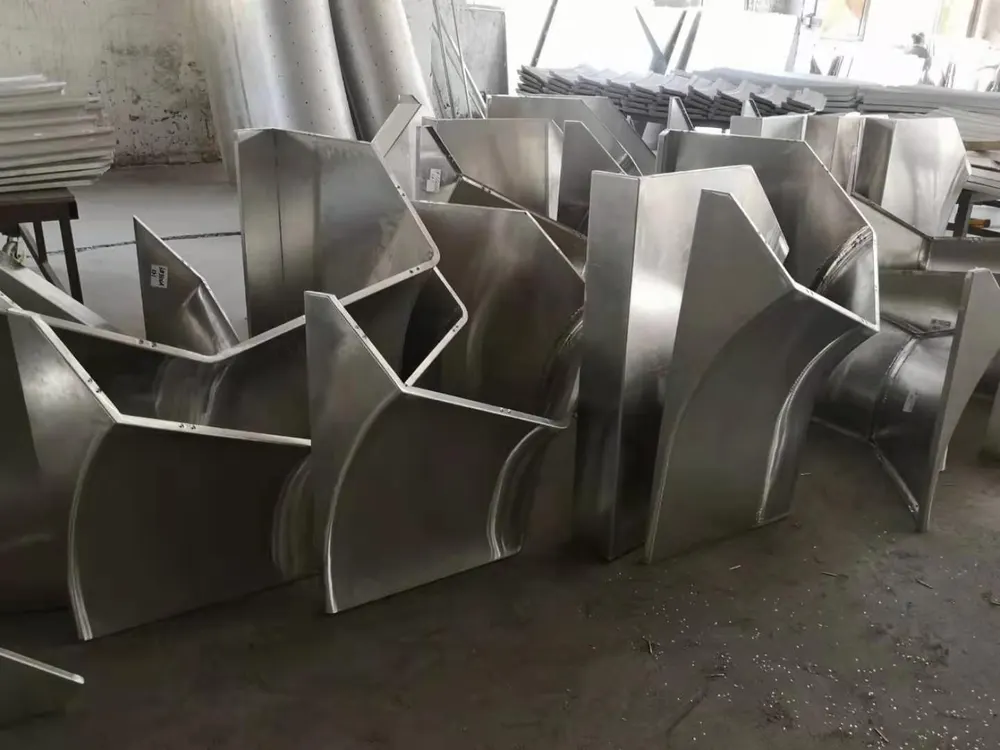 Panneaux pleins en aluminium à double courbure fabriqués en Chine — Foshan Qi Aluminum Decorative Materials Co. Ltd