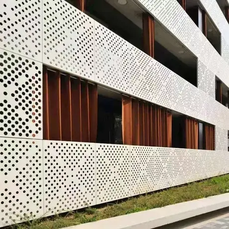 Façade en panneau en aluminium, panneau en aluminium perforé personnalisé, mur métallique