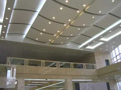 Panneaux décoratifs en aluminium pour plafond AA1050, nouveaux modèles personnalisés, fabricant en Chine