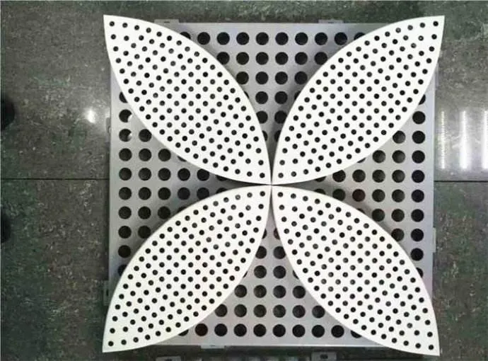 Panneau en aluminium perforé ignifuge AA1100 Matériau Panneau en aluminium AA1060 Fabricant — Foshan Qi Aluminum Decorative Materials Co., Ltd