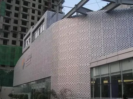 Matériaux de revêtement mural de façade de bâtiment, panneaux en aluminium perforé