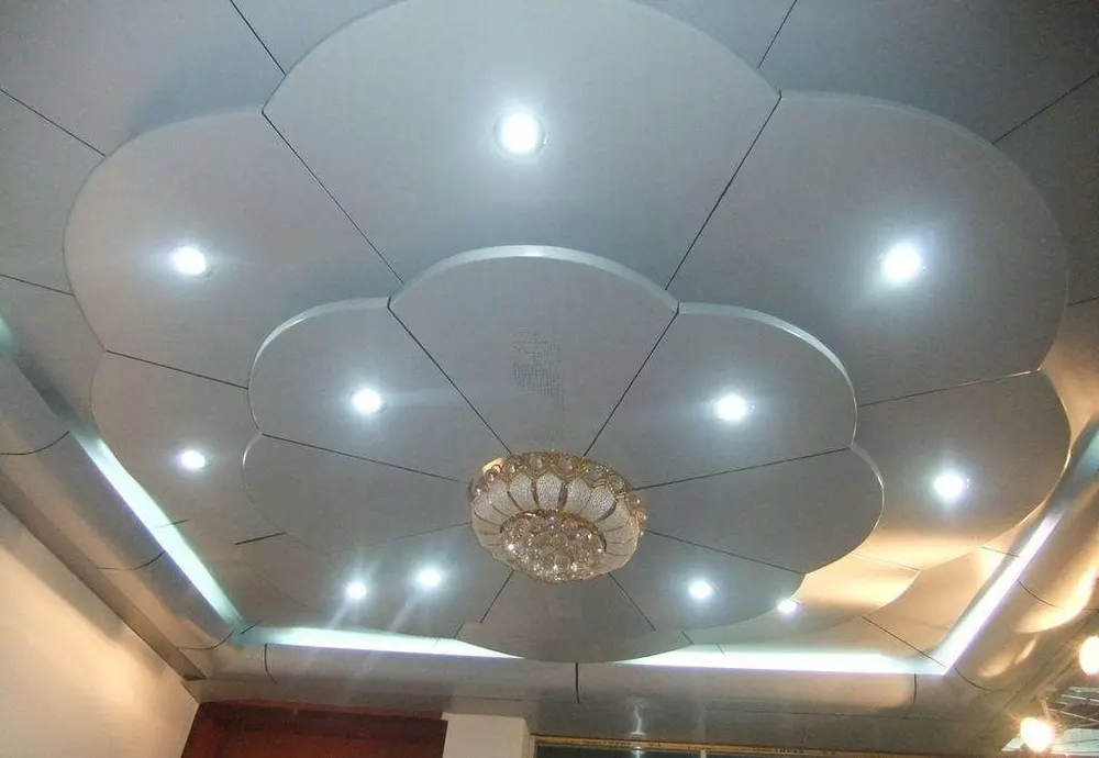 Clôture en tôle d'aluminium décorative panneau métallique solide jardin — Foshan Qi Aluminum Decorative Materials Co. Ltd