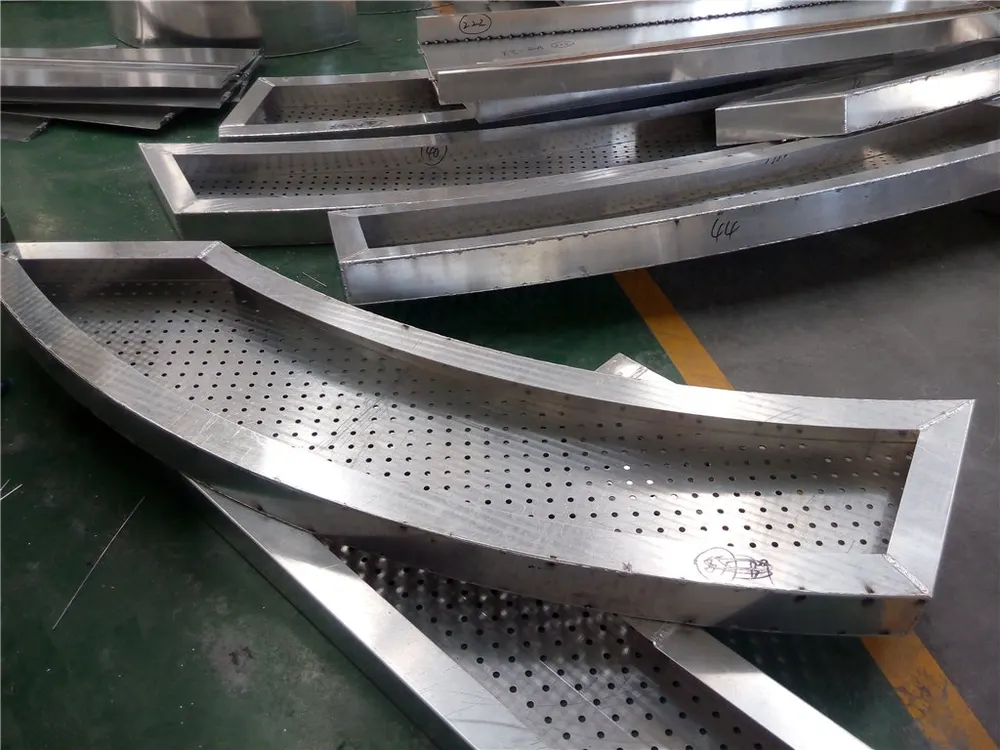Nouveau produit : panneaux en treillis métallique en fil diamant, machine — Foshan Qi Aluminum Decorative Materials Co. Ltd