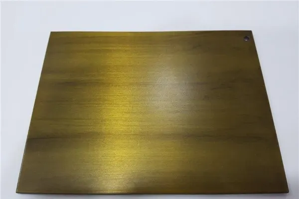 Matériaux décoratifs pour bâtiments résistants au feu et à l'acoustique, feuille de revêtement extérieur en aluminium avec revêtement PVDF, panneau plein en aluminium — Foshan Qi Aluminum Decorative Materials Co., Ltd