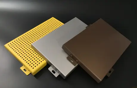 Tôle en aluminium perforée avec différentes formes de trous / feuille de maille décorative / maille métallique perforée en acier inoxydable
