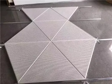 Panneaux en maille métallique en aluminium décorative avec couleur personnalisée — Foshan Qi Aluminum Decorative Materials Co. Ltd