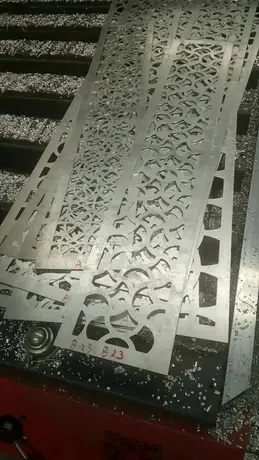 Panneaux en aluminium mashrabiya, découpe laser/CNC, revêtement poudre