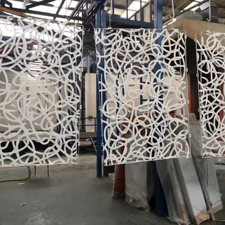 Coût de revêtement : panneau de façade en aluminium, panneau en écran métallique mashrabiya, panneau perforé et crochets