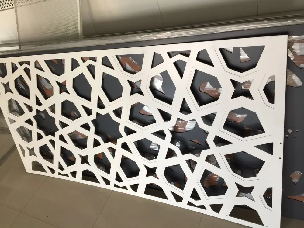 Matériau de revêtement PVDF, panneau décoratif en aluminium à découpe laser pour façade — Foshan Qi Aluminum Decorative Materials Co. Ltd