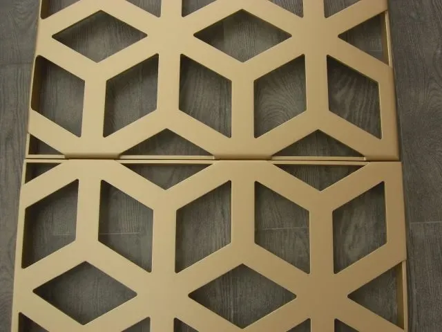 Panneau de façade extérieure en aluminium avec motif sculpté en tôle perforée — Foshan Qi Aluminum Decorative Materials Co. Ltd