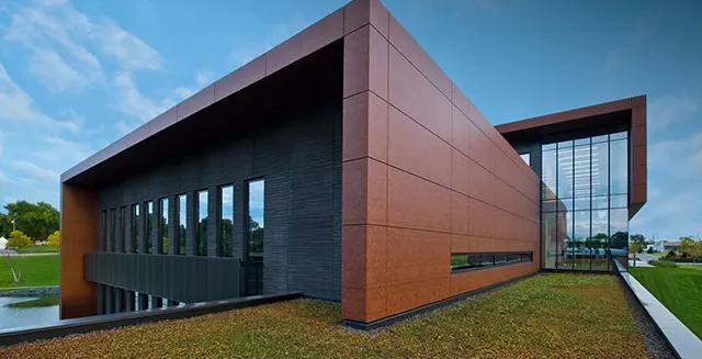 Panneaux de revêtement mural en aluminium lisse 2020, vente chaude pour la protection des bâtiments — Foshan Qi Aluminum Decorative Materials Co., Ltd