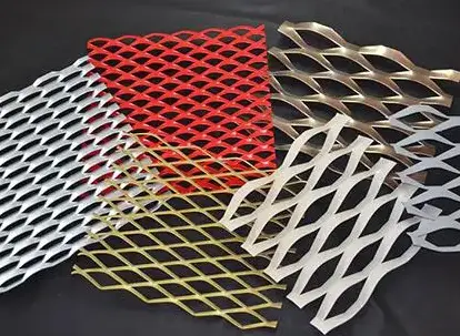 Feuilles de maille métallique alu à trous diamant, fabricant de grillage décoratif