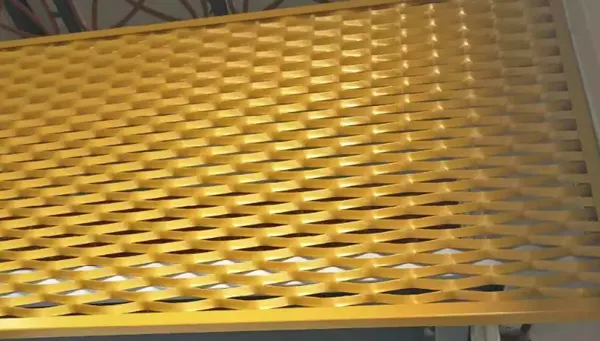 2020 Meilleure vente panneaux perforés à formes de trous décoratifs architecturaux — Foshan Qi Aluminum Decorative Materials Co. Ltd