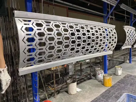 Feuille d'aluminium perforée à trou populaire