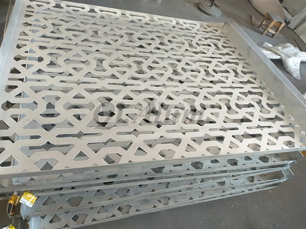 Couvercles d'air conditionné en aluminium en poudre — Foshan Qi Aluminum Decorative Materials Co. Ltd