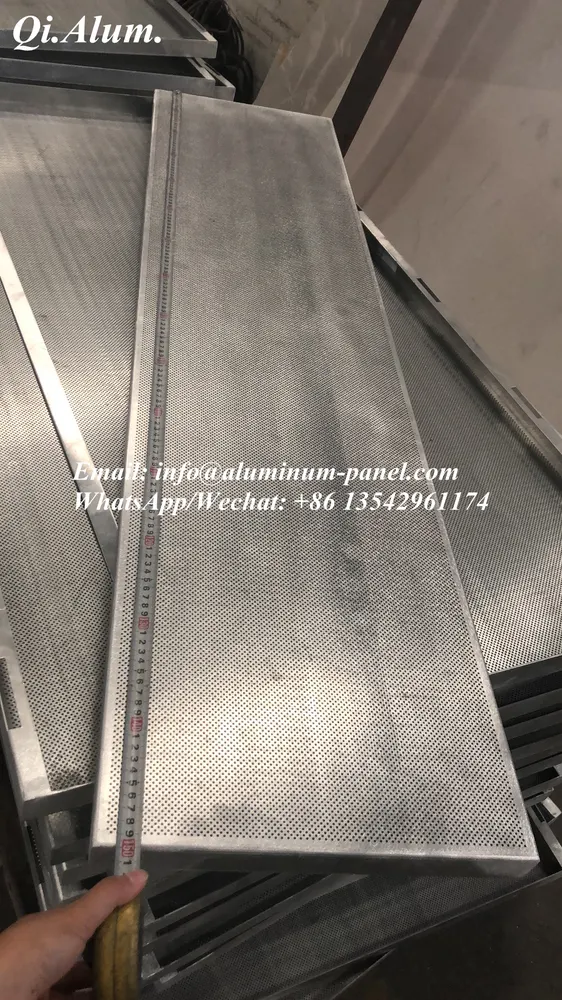 Panneaux en aluminium perforé 3 mm — Foshan Qi Aluminum Decorative Materials Co. Ltd