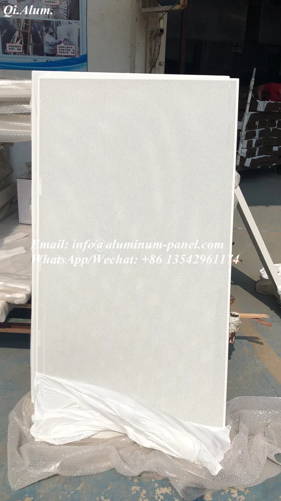 Matériaux de décoration en panneaux de pierre pour mur-rideau en aluminium, spécifications personnalisées extérieures — Foshan Qi Aluminum Decorative Materials Co. Ltd