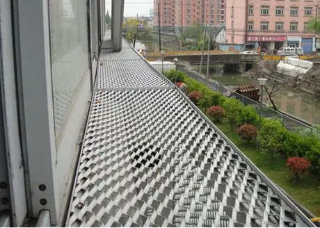 Mésh métallique en aluminium revêtu PVDF conception personnalisée en mesh aluminium
