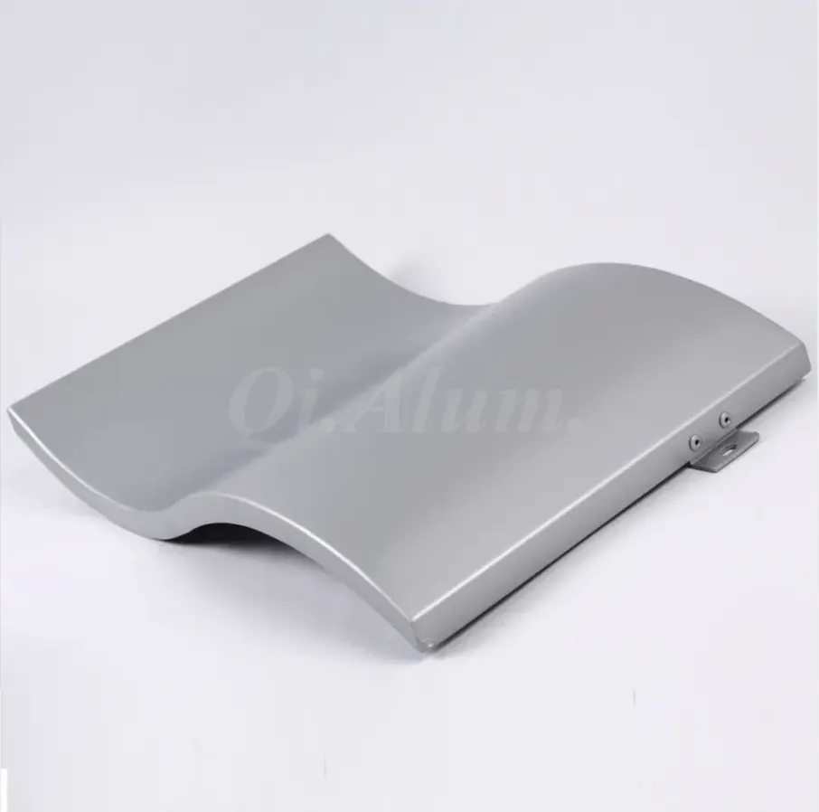 Panneaux pleins en aluminium à double courbure pour extérieur — Foshan Qi Aluminum Decorative Materials Co. Ltd