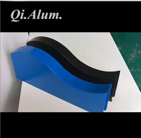 Tube carré en aluminium ondulé, tube carré en aluminium incurvé — Foshan Qi Aluminum Decorative Materials Co. Ltd