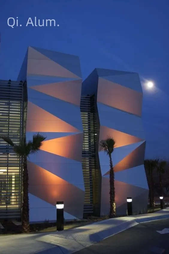 Panneau sandwich extérieur collé acp 3 mm en panneau composite aluminium — Foshan Qi Aluminum Decorative Materials Co. Ltd