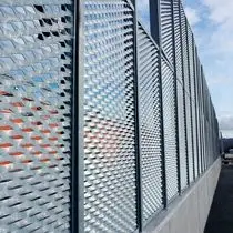 Taille des trous 3x6 mm - Mèche en métal expansé en aluminium pour protection de gouttière à feuilles de pluie - Vue 4