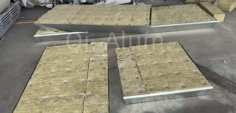 Assemblage contrefût GI avec panneau aluminium — tôle d'acier galvanisé 1 mm + rockwool + panneau aluminium massif 2 mm