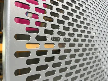 Panneau métallique en aluminium perforé de 10 mm d'épaisseur pour façade de bâtiment mural en aluminium