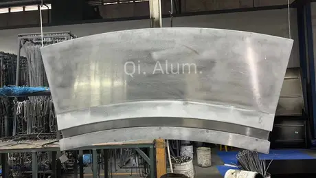 Panneau décoratif en tôle d'aluminium incurvée épaisse 3.0 mm, panneau de rideau métallique sur mesure avec revêtement poudre des deux côtés, vue 2