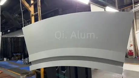 Panneau décoratif en tôle d'aluminium incurvée épaisse 3.0 mm, panneau de rideau métallique sur mesure avec revêtement poudre des deux côtés, vue 4