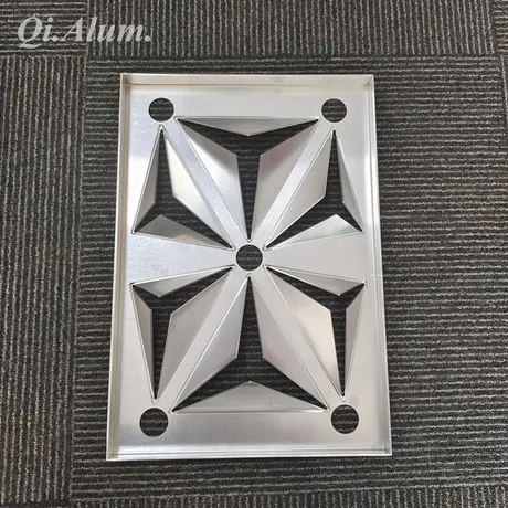 Panneaux mural en aluminium de 2,5 mm d'épaisseur, panneau décoratif extérieur 3D, panneau de façade découpé par CNC, vue 5