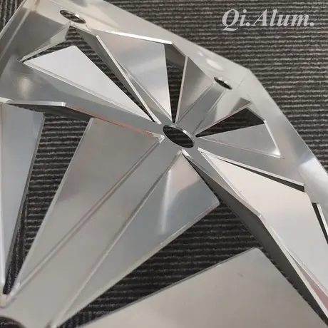 Panneaux mural en aluminium de 2,5 mm d'épaisseur, panneau décoratif extérieur 3D, panneau de façade découpé par CNC, vue 3