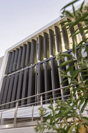 panneaux architecturaux en aluminium modernes pour façades, revêtements métalliques muraux pour résidences vue 2