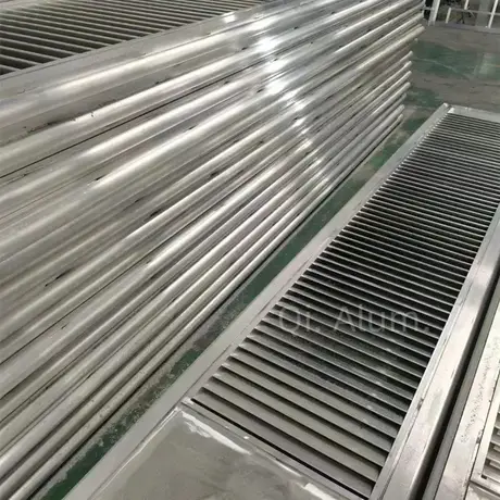 Volets anti-tempête, volet bahama, volet extérieur en lames aluminium, volets pour fenêtres, qualité premium, durable