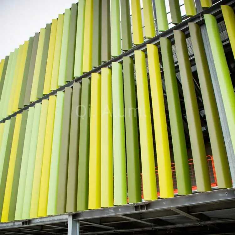 Panneau de revêtement à lames en section en alliage d'aluminium pour façade extérieure — Foshan Qi Aluminum Decorative Materials Co. Ltd
