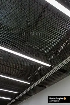 Panneaux de plafond en grille métallique perforée en aluminium pour mur décoratif vue 3