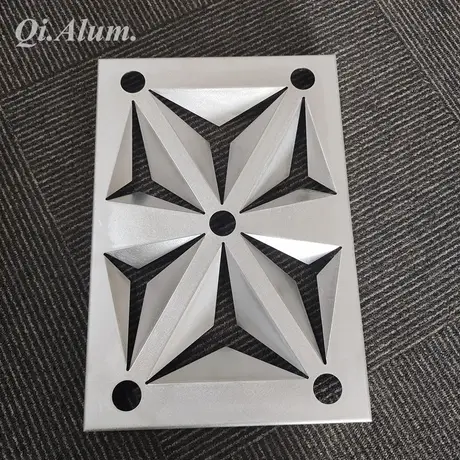 Panneau mural en aluminium de 2,5 mm d'épaisseur, panneau décoratif extérieur 3D, panneau de façade découpé par CNC