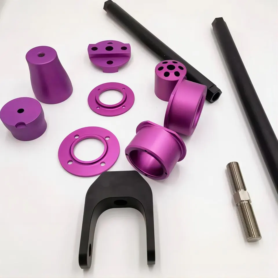 Pièces en aluminium anodisé violet, pièces usinées CNC pour pièces automobiles — Foshan Qi Aluminum Decorative Materials Co. Ltd