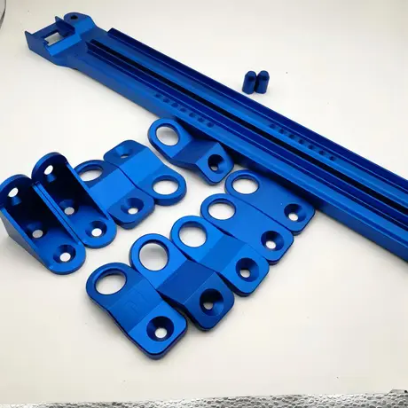 Pièces de fraisage CNC petites en aluminium, pièces de tournage CNC en aluminium, autres pièces automobiles