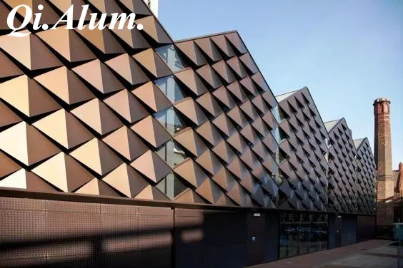 Systèmes de mur-rideau en aluminium pour bâtiments, revêtement extérieur 3D en aluminium — Foshan Qi Aluminum Decorative Materials Co., Ltd