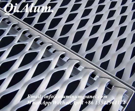 Revêtement extérieur en treillis métallique expansé Panneau en treillis métallique expansé en aluminium — Foshan Qi Aluminum Decorative Materials Co. Ltd