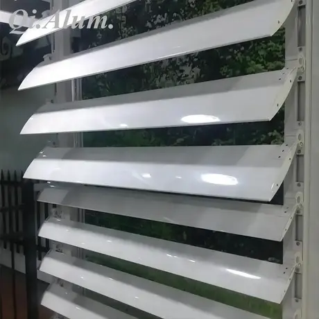 Stores solaires en aluminium, lames murales pour protection solaire