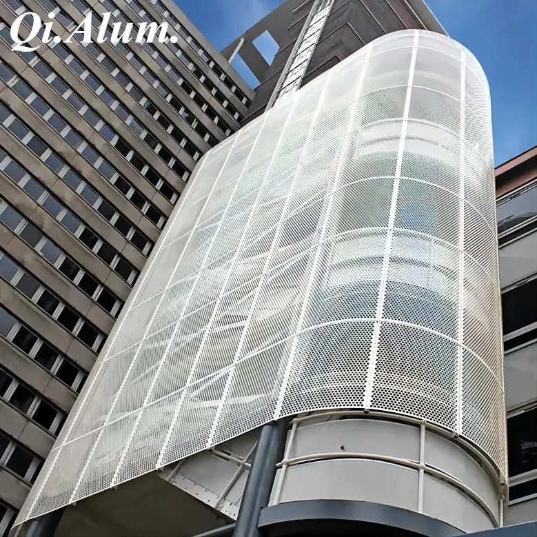 Maillage métallique en aluminium perforé personnalisé pour revêtement de façade extérieure — Foshan Qi Aluminum Decorative Materials Co. Ltd