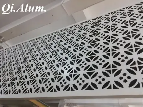 Mur-rideau en panneau métallique perforé en aluminium pour couvrir la paroi du bâtiment