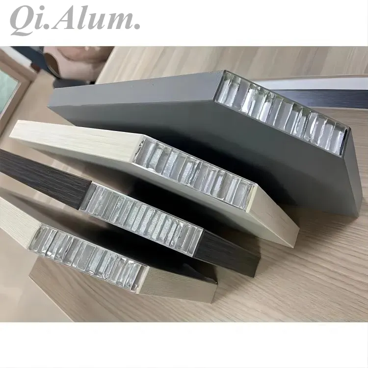 Panneau en aluminium décoratif à noyau nid d'abeille OEM/ODM — Foshan Qi Aluminum Decorative Materials Co. Ltd